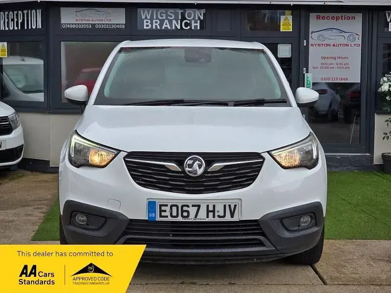 Used Vauxhall Crossland X 81 HP (59 kW) 2017 White SUV