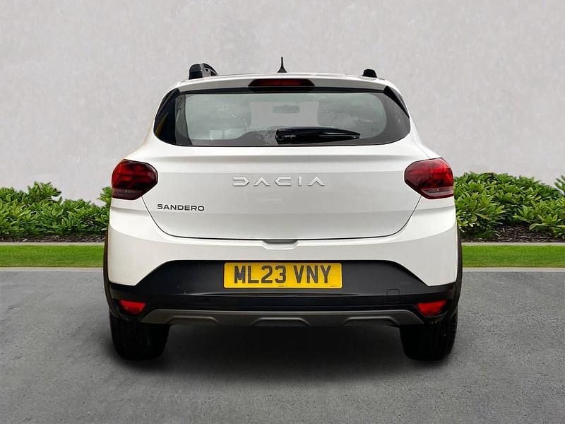 Used Dacia Sandero Essentiel 90 HP (66 kW) 2023 White Hatchback