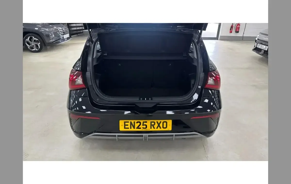 Used Hyundai i20 Advanced 100 HP (73 kW) 2025 Black Hatchback