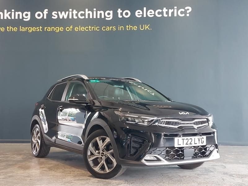 Black Used 2022 Kia Stonic 4 SUV | £15,998 (Fair price) - Image 1/4