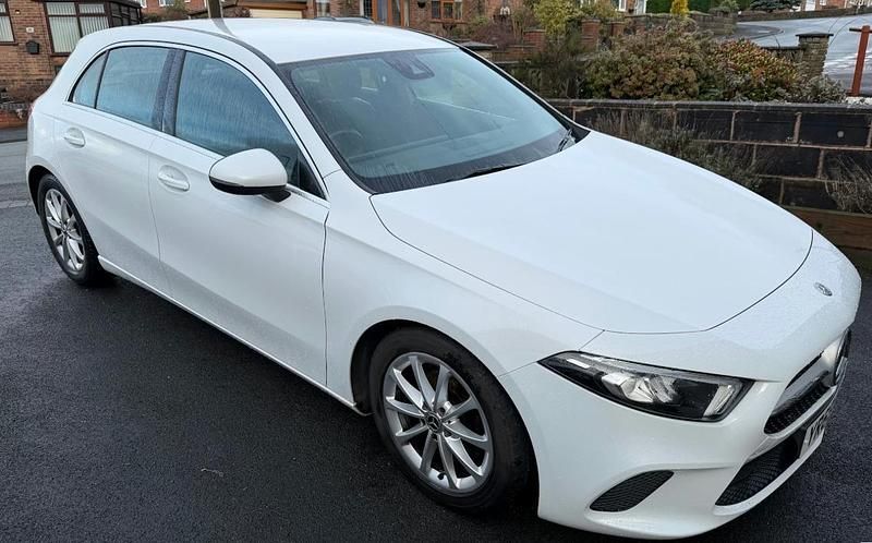 Used Mercedes A180 136 HP (100 kW) 2019 White Hatchback