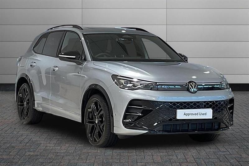 New VW Tiguan R-line 150 HP (110 kW) 2025 Silver SUV