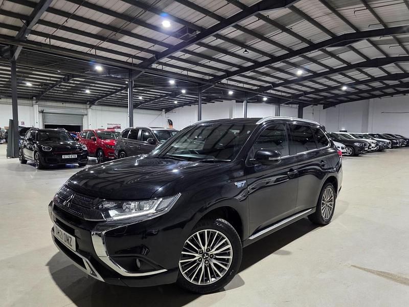 Black Used 2021 Mitsubishi Outlander P-HEV Estate | £11,330 (Good price) - Image 1/4