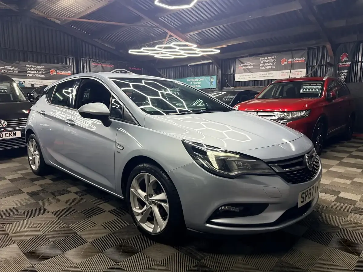 Used Vauxhall Astra SRi 2017 Silver Hatchback