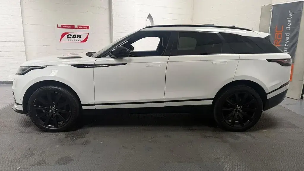 Used Land Rover Range Rover Velar HSE Dynamic 240 HP (176 kW) 2018 White SUV