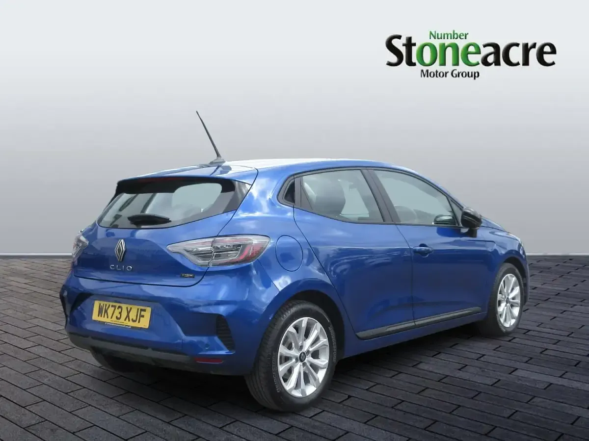 Used Renault Clio V Evolution 140 HP (102 kW) 2024 Blue Hatchback