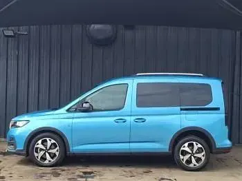 Used Ford Tourneo Active 114 HP (83 kW) 2023 Blue Estate