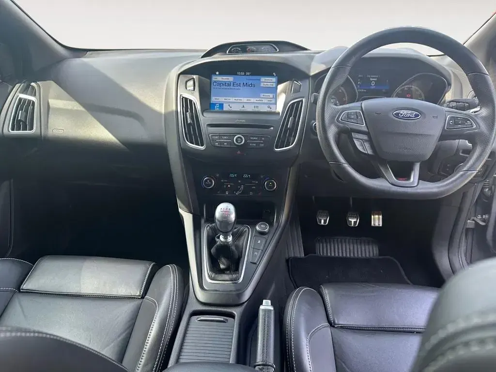 Used Ford Focus ST 185 HP (136 kW) 2017 Grey Hatchback