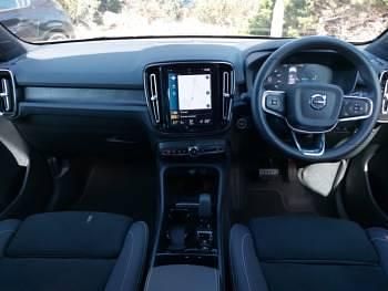 Used Volvo XC40 Plus 211 HP (155 kW) 2023 Gold SUV