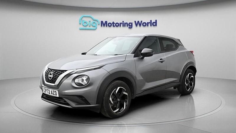 Used Nissan Juke N-Connecta 114 HP (83 kW) 2023 Grey SUV