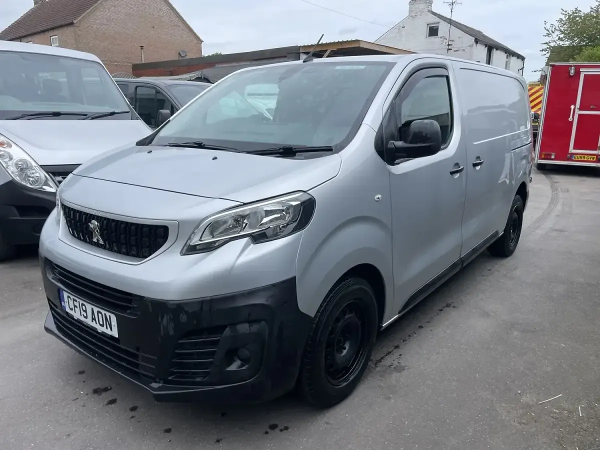 Second-hand Peugeot Expert 2019 Argintiu Van