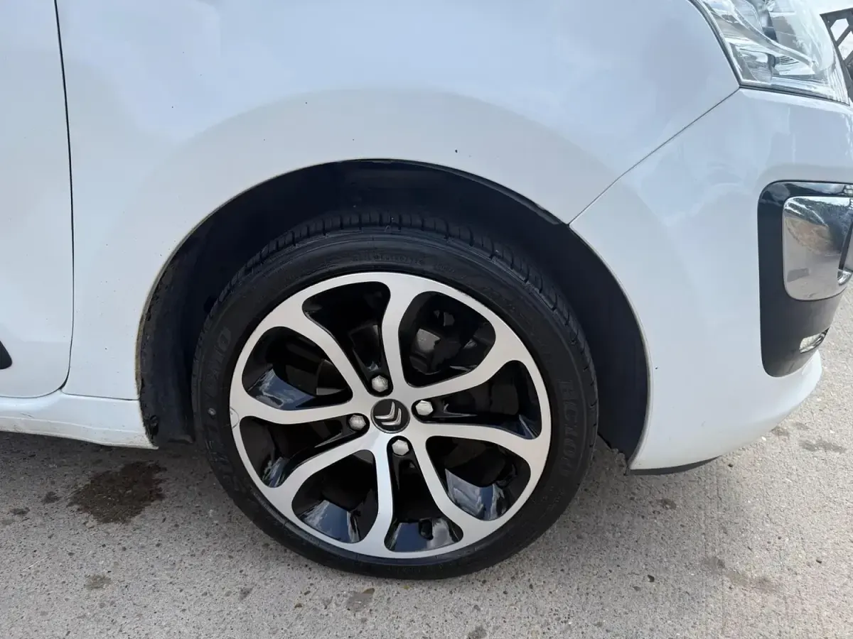 Used Citroën C3 Picasso Platinum 2016 White MPV