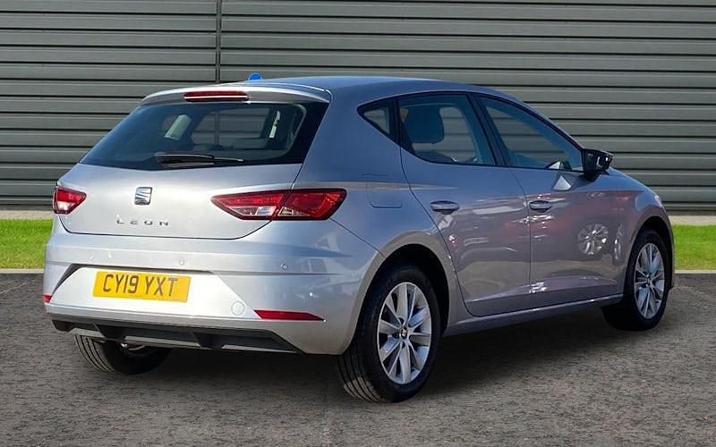 Begagnad Seat Leon SE 131 HK (96 kW) 2019 Silver Halvkombi