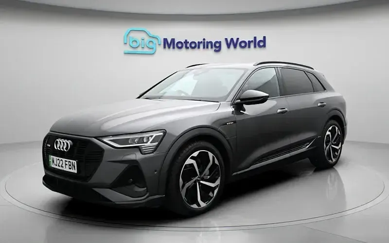 Usado Audi e-tron Black Edition 300 kW (408 HP) 2022 SUV