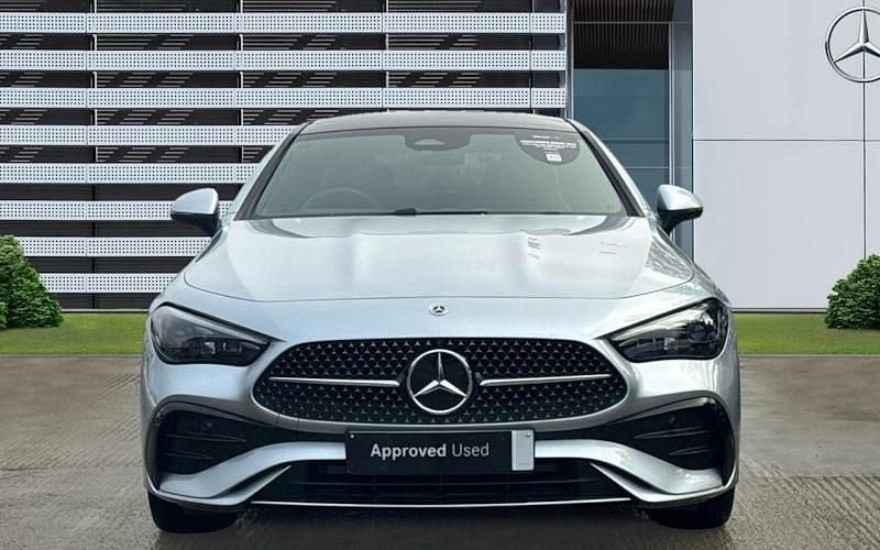 Usado Mercedes E300 AMG Line Premium Plus 313 HP (230 kW) 2025 Coupé