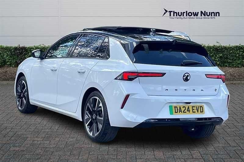 Second-hand Vauxhall Astra Ultimate 114 kW (156 CP) 2024 Alb Hatchback