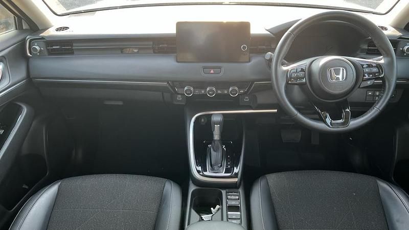 Used Honda HR-V Advance 131 HP (96 kW) 2022 Premium paint  sunlight white SUV