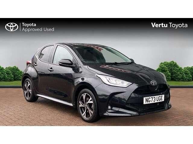 Black Used 2023 Toyota Yaris Hybrid Design Hatchback | £18,965 (Fair price) - Image 1/4