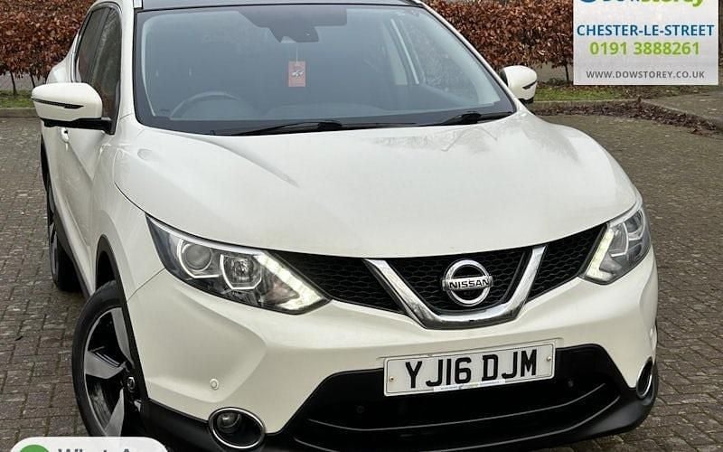 White Used 2016 Nissan Qashqai N-Connecta SUV | £6,995 (Super price) - Image 1/4