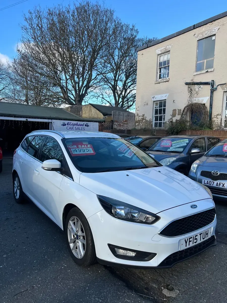 Second-hand Ford Focus Zetec 120 CP (88 kW) 2015 Alb Break