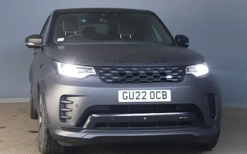 Used Land Rover Discovery 5 SE Dynamic 300 HP (220 kW) 2023 SUV