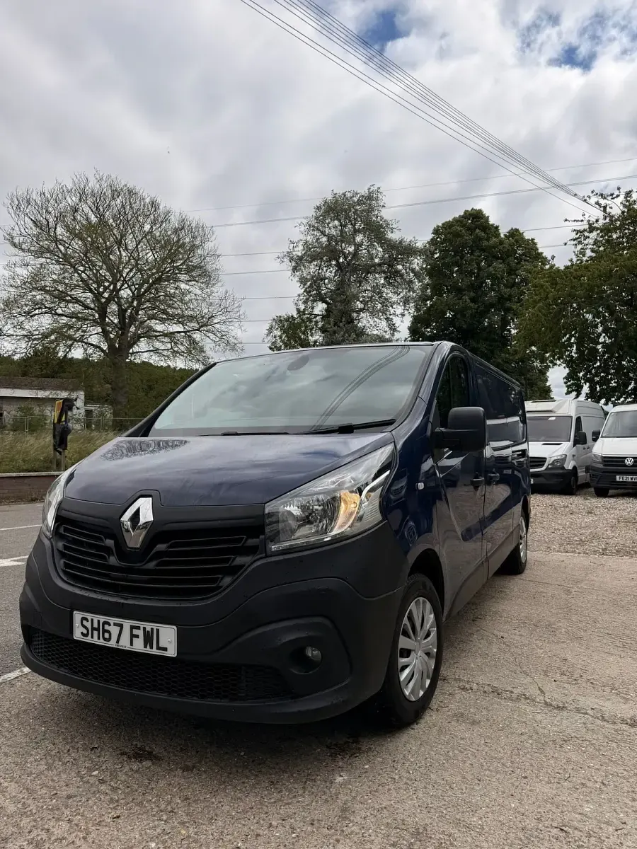 Used Renault Trafic Business 2017 Blue MPV