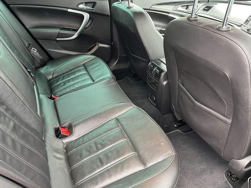 Used Vauxhall Insignia Elite 163 HP (119 kW) 2014 Silver Estate