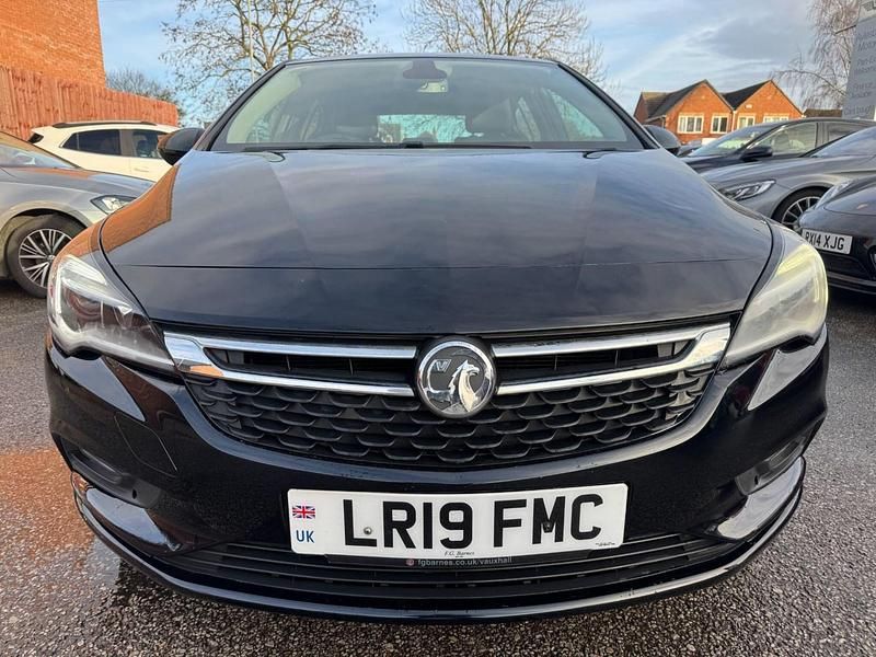 Used Vauxhall Astra Elite 200 HP (147 kW) 2019 Black Hatchback
