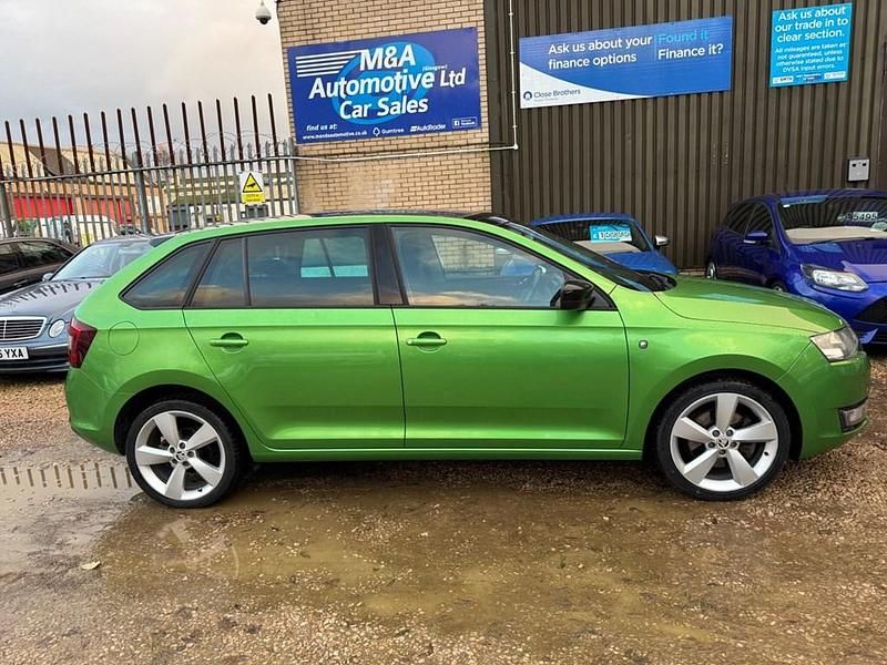 Used Skoda Rapid Sport 105 HP (77 kW) 2015 Green Hatchback
