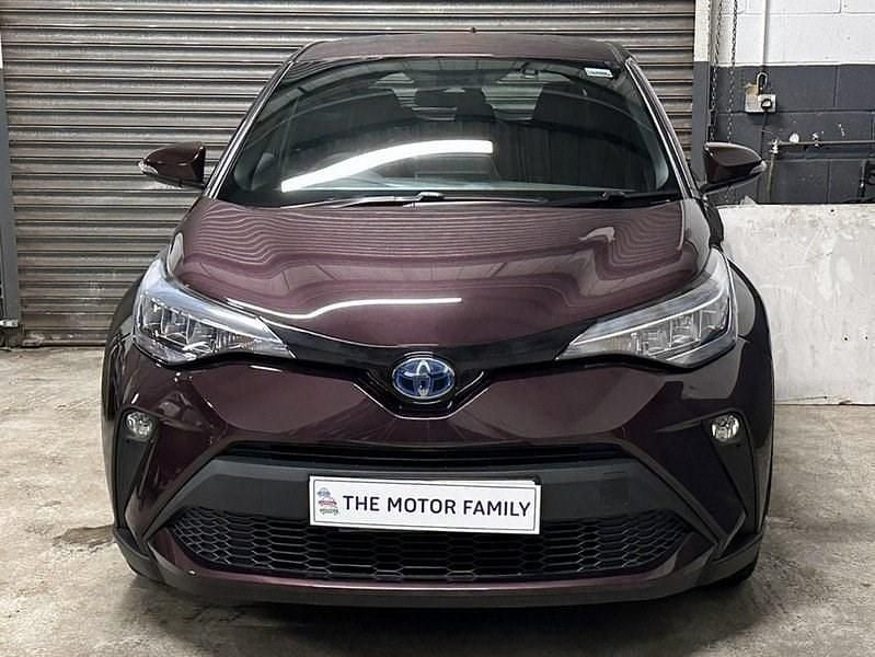 Used Toyota C-HR 122 HP (89 kW) 2022 Mauve/purple SUV