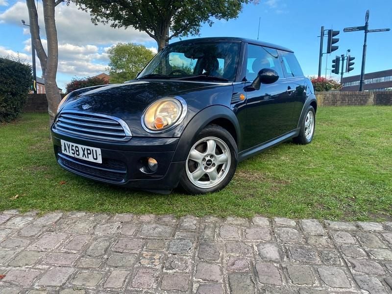 Black Used 2008 Mini Cooper D Hatch Hatchback | £1,490 (Fair price) - Image 1/4