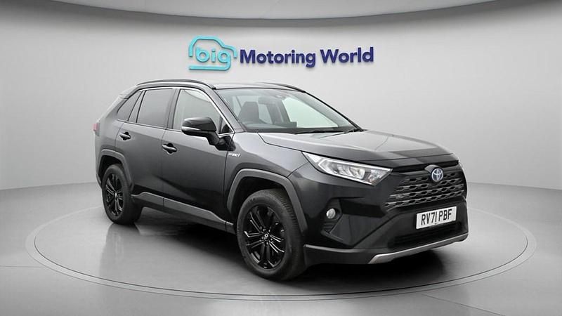 Used Toyota RAV4 Hybrid Design 218 HP (160 kW) 2021 Black SUV