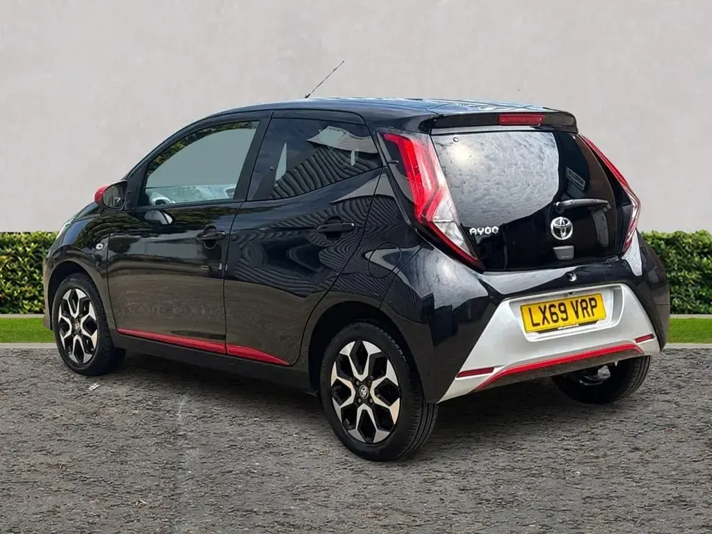 Used Toyota Aygo Trend 72 HP (52 kW) 2019 Black Hatchback
