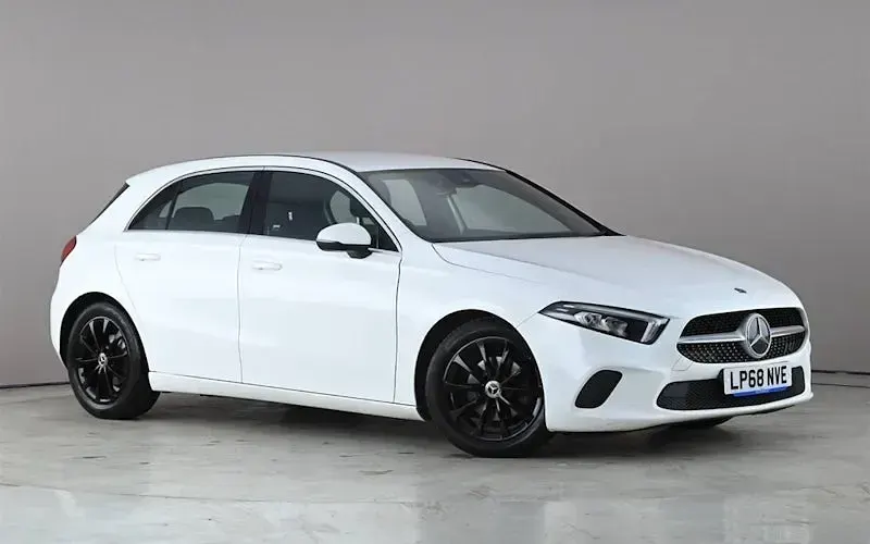 Begagnad Mercedes A180 116 HK (85 kW) 2020 Halvkombi