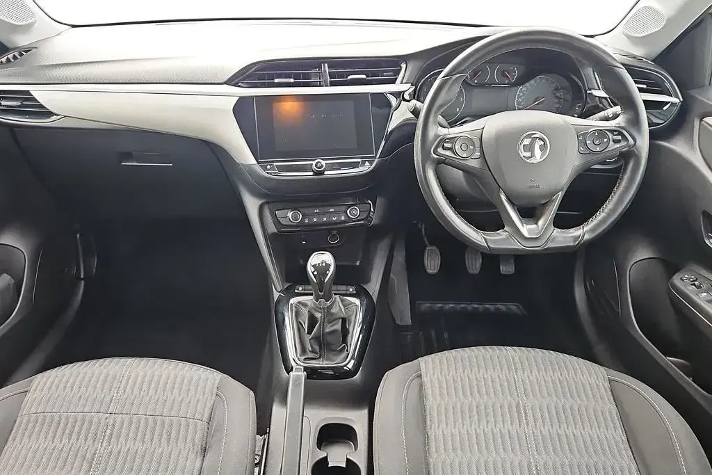 Used Vauxhall Corsa Edition 75 HP (55 kW) 2022 White Hatchback