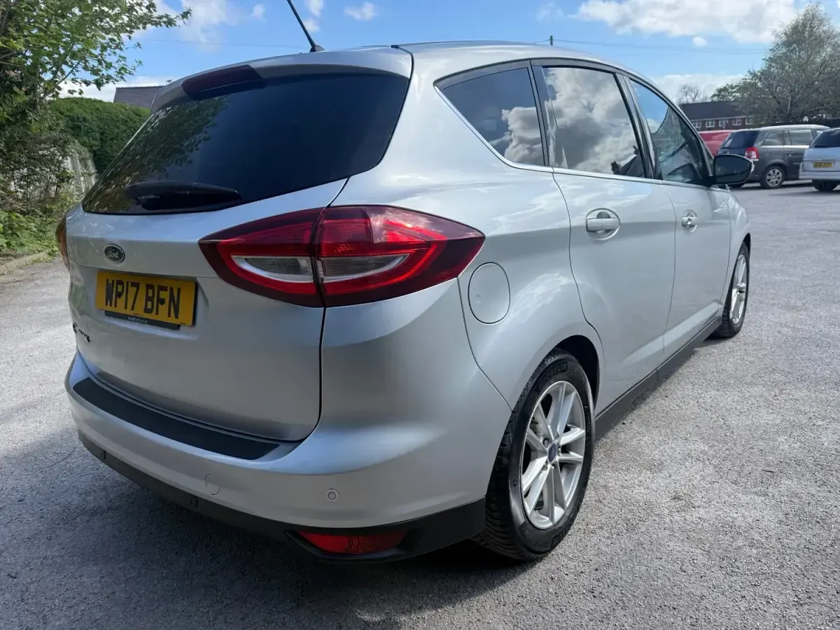 Używany Ford C-MAX Zetec 120 KM (88 kW) 2017 Srebrny Minivan