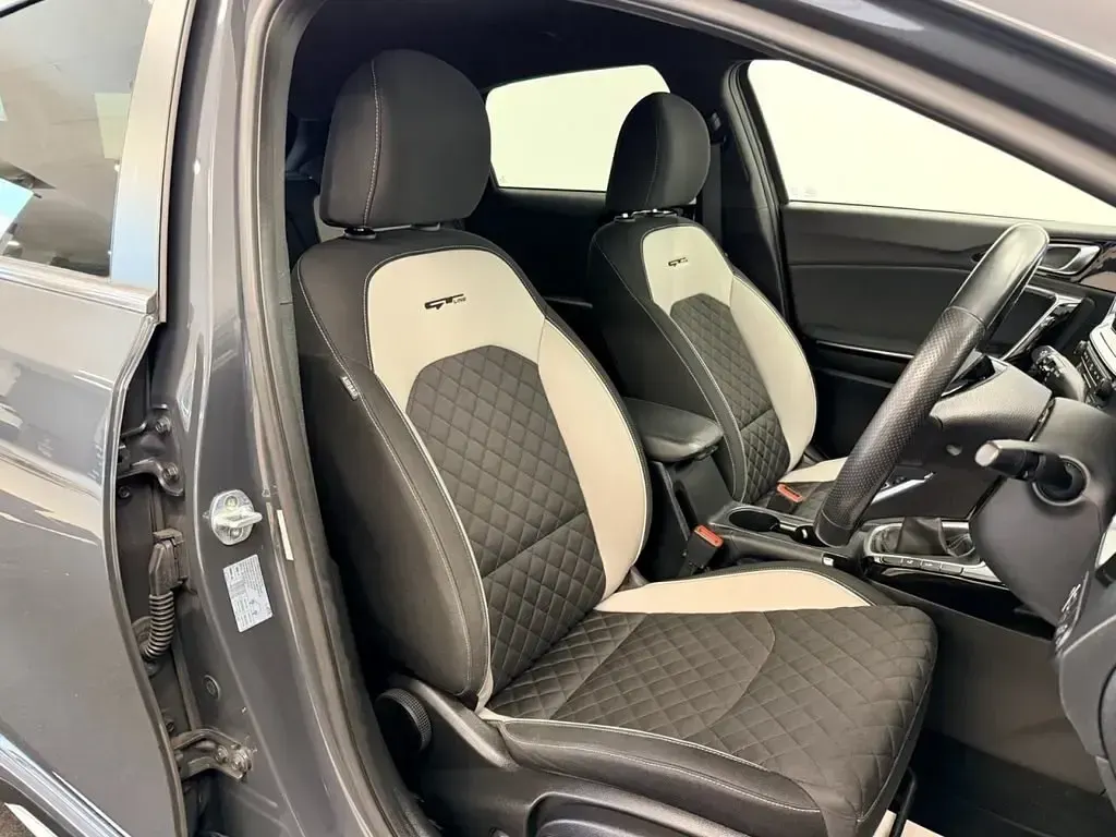 Używany Kia Ceed GT-Line 120 KM (88 kW) 2019 Szary Hatchback
