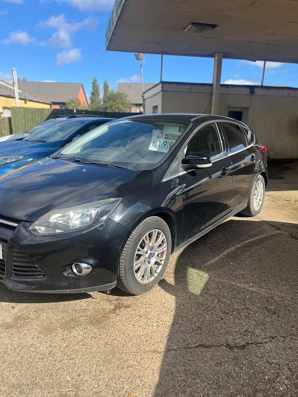 Black Used 2011 Ford Focus Titanium Hatchback | £1,995 (Fair price) - Image 1/4