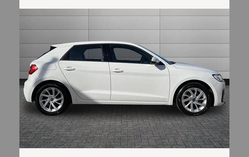 Used Audi A1 Sport 95 HP (69 kW) 2022 Shell white SUV