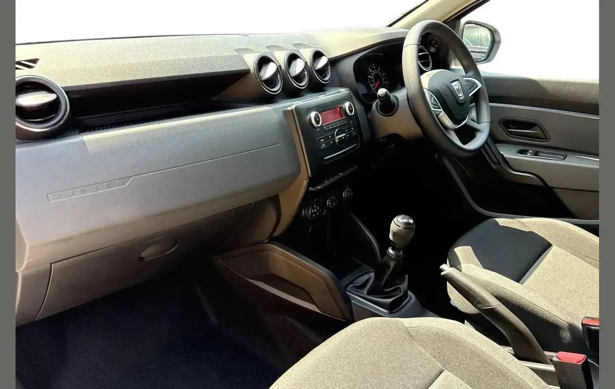 Used Dacia Duster Essentiel 99 HP (72 kW) 2023 White SUV