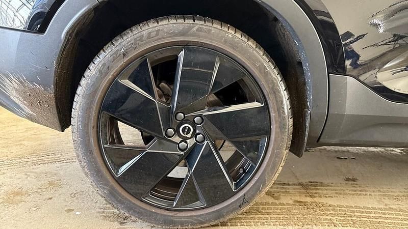 Used Volvo XC40 Plus 194 HP (142 kW) 2025 Black SUV