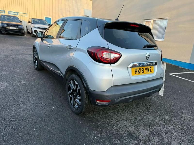 Used Renault Captur Iconic 90 HP (66 kW) 2018 Silver SUV