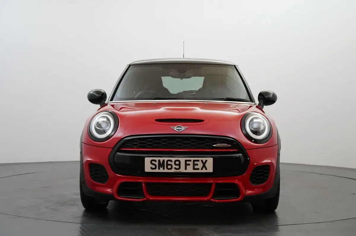 Used Mini John Cooper Works Hatch 228 HP (167 kW) 2019 Red Hatchback