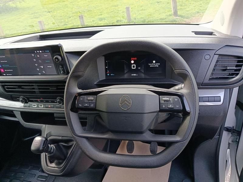 Używany Citroën Dispatch 118 KM (86 kW) 2024 Biały Minivan