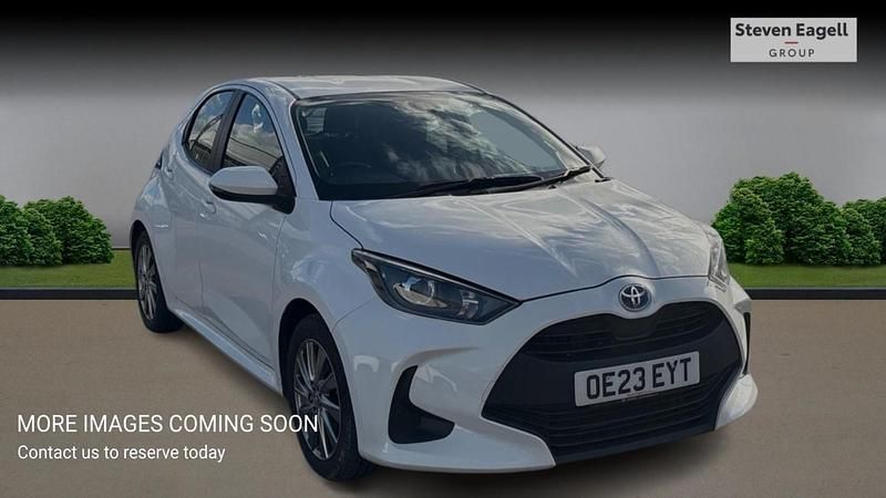 Used Toyota Yaris Hybrid 2023 White Hatchback