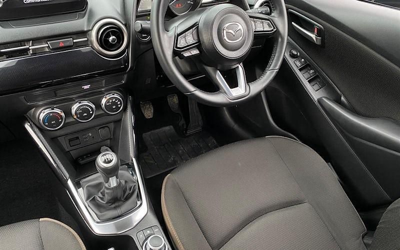 Used Mazda 2 90 HP (66 kW) 2022 White Hatchback