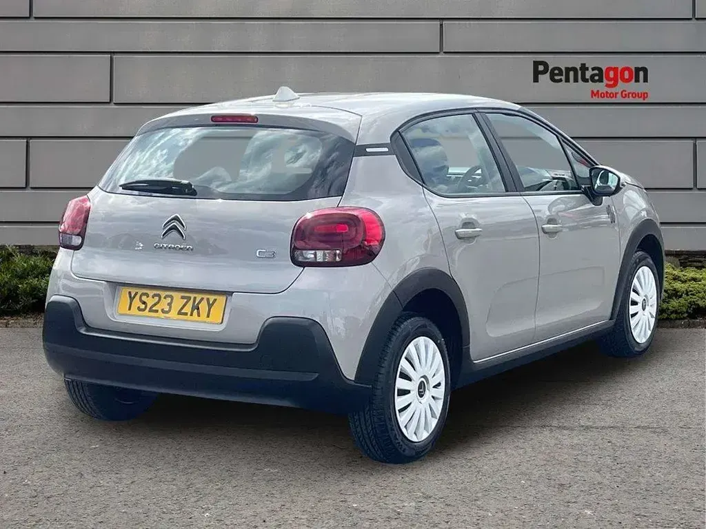 Used Citroën C3 PureTech 81 HP (59 kW) 2023 Beige Hatchback