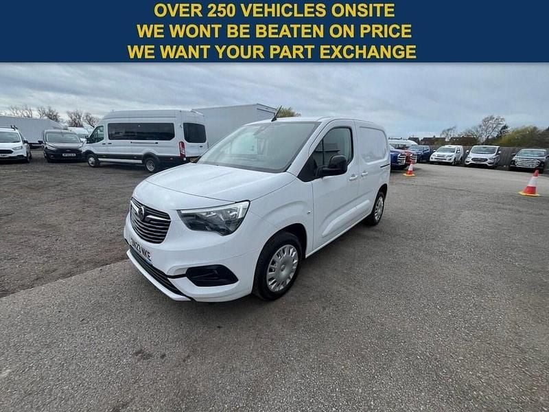 Used Vauxhall Combo 100 HP (73 kW) 2023 White MPV