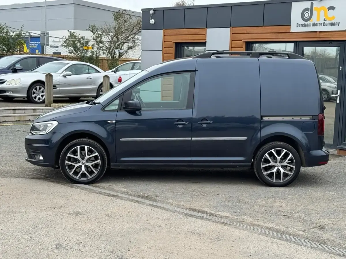 Used VW Caddy Highline 150 HP (110 kW) 2017 Blue MPV