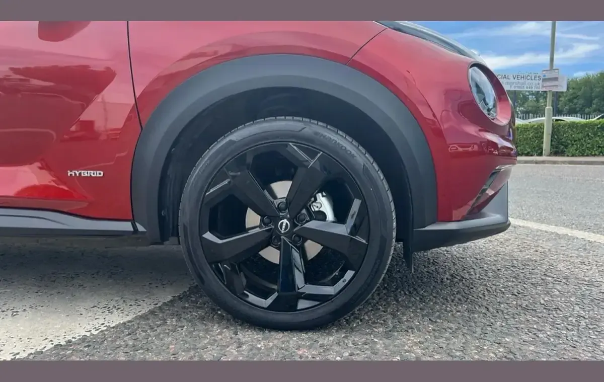 Used Nissan Juke Tekna 143 HP (105 kW) 2024 Red SUV
